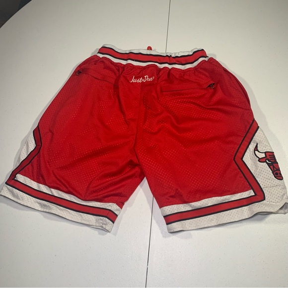 Chicago Bulls 1997-1998 Just Don Mens Medium Retro Shorts Jordan USA Made Red - Picture 2 of 8